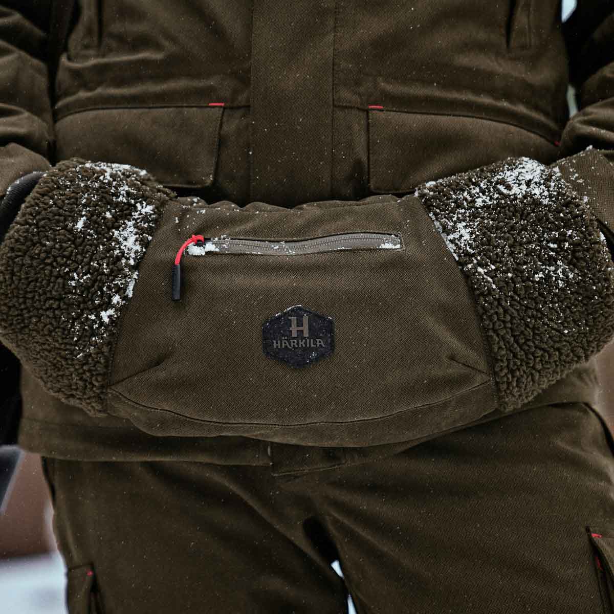 Harkila Driven Hunt Heat Muff - lifestyle