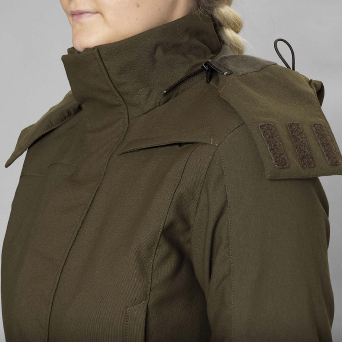 Harkila Pro Hunter Women's GTX Jacket - Neck Detail