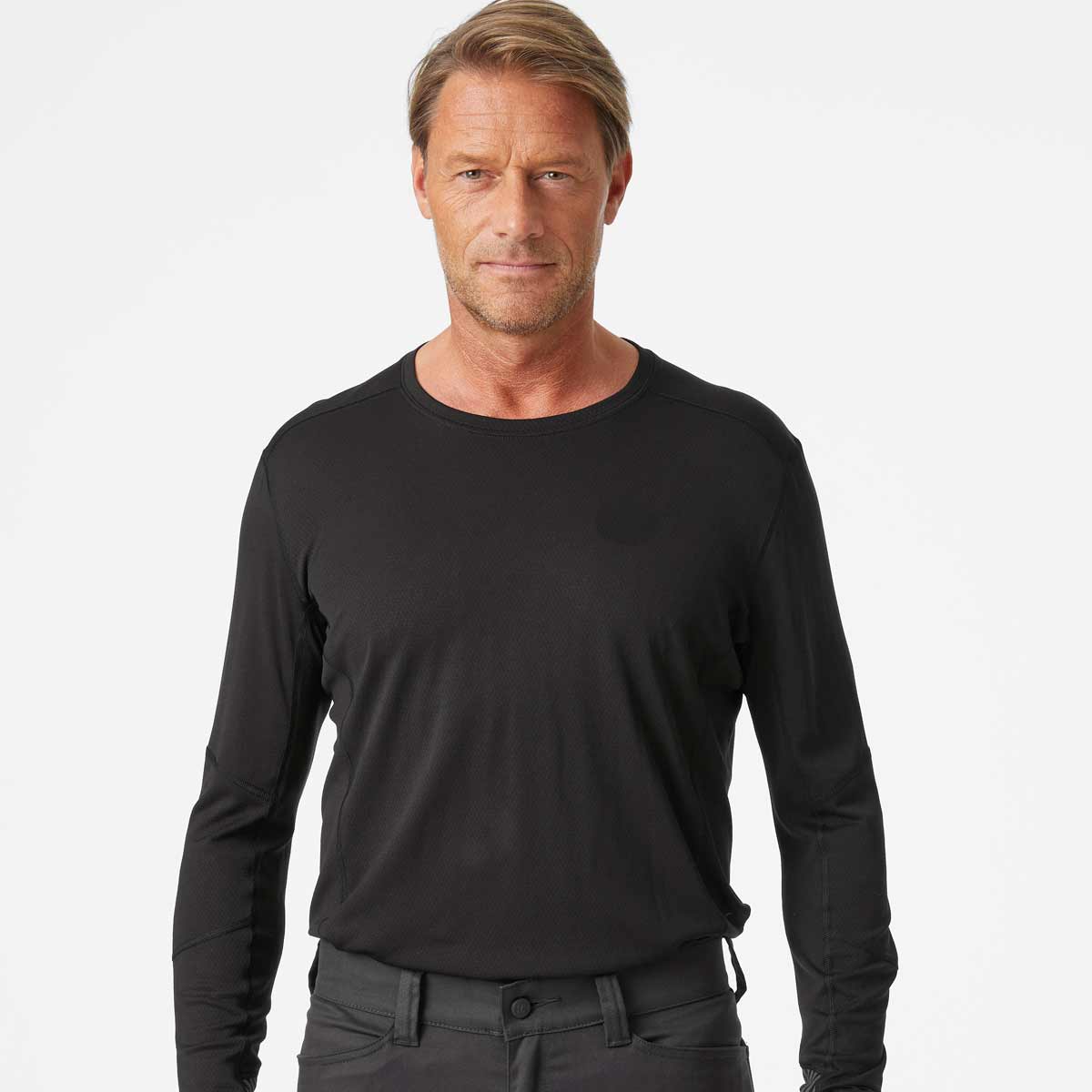 Helly-Hansen-Active-Crewneck-Black-onbody