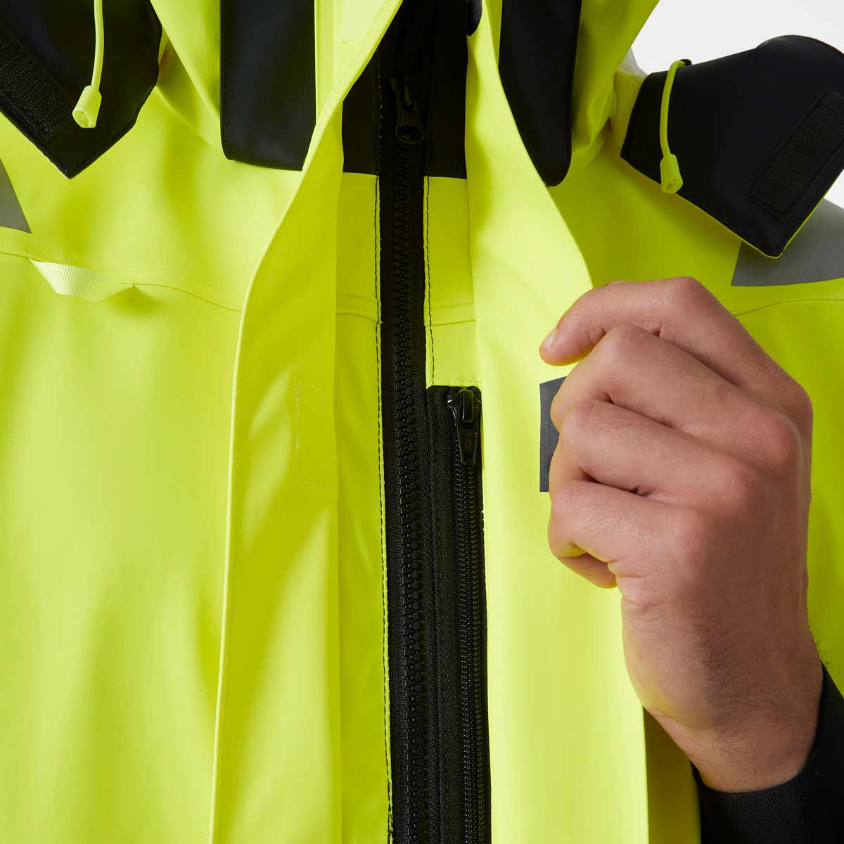         Helly-Hansen-Alna-2.0-Hi-Vis-Rain-Jacket-Yellow-Pocket-detail