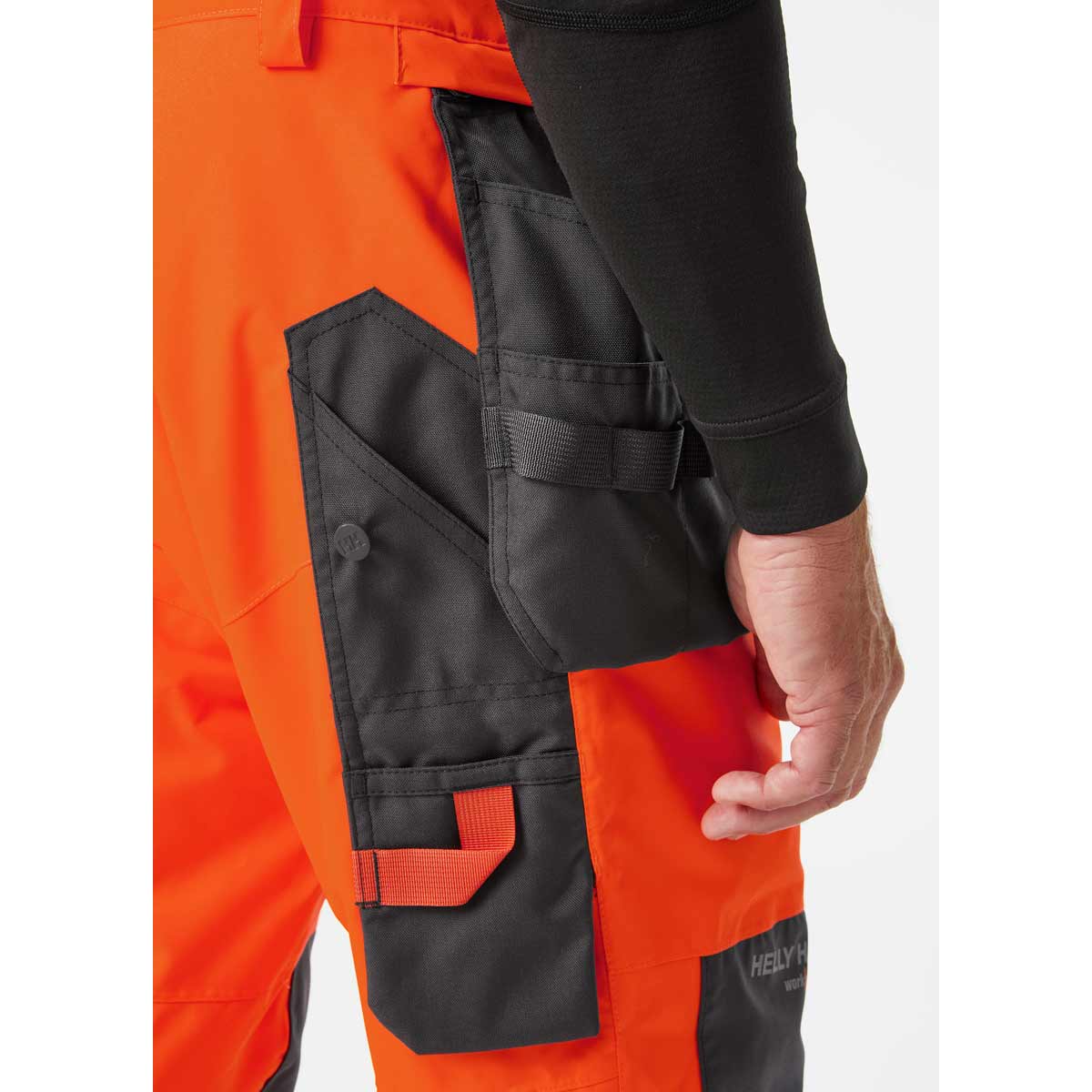     Helly-Hansen-Alna-2.0-Winter-Insulated-Construction-Pant-Class-2-Pocket-details