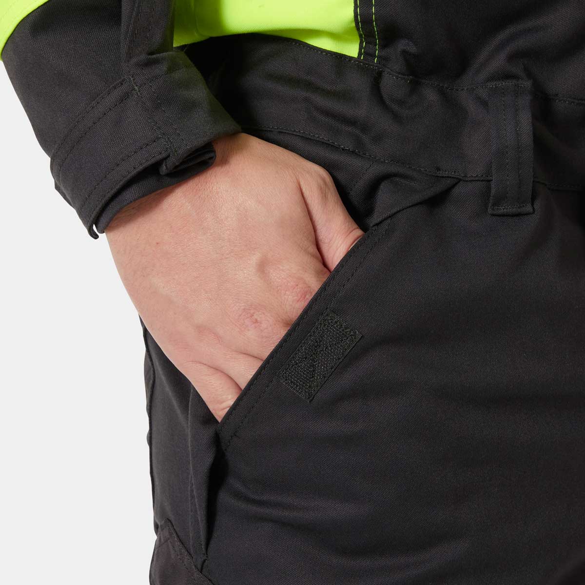 Helly Hansen Alna 2 Work Suit - Trouser pocket detail