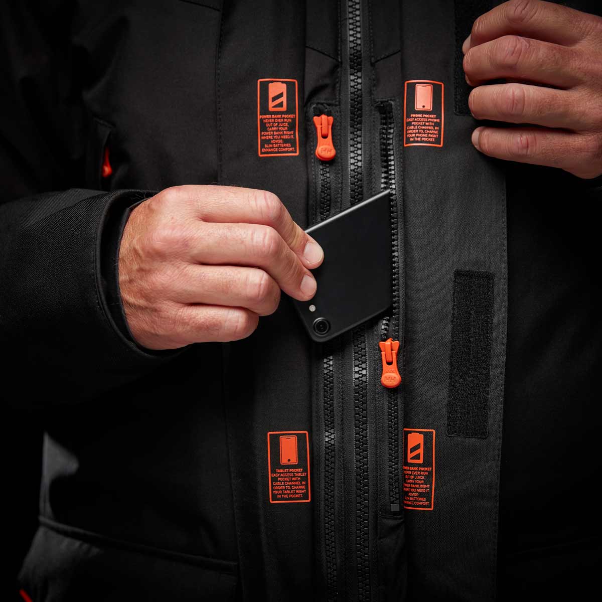     Helly-Hansen-Bifrost-Winter-Parka---Front-Pocket-detail