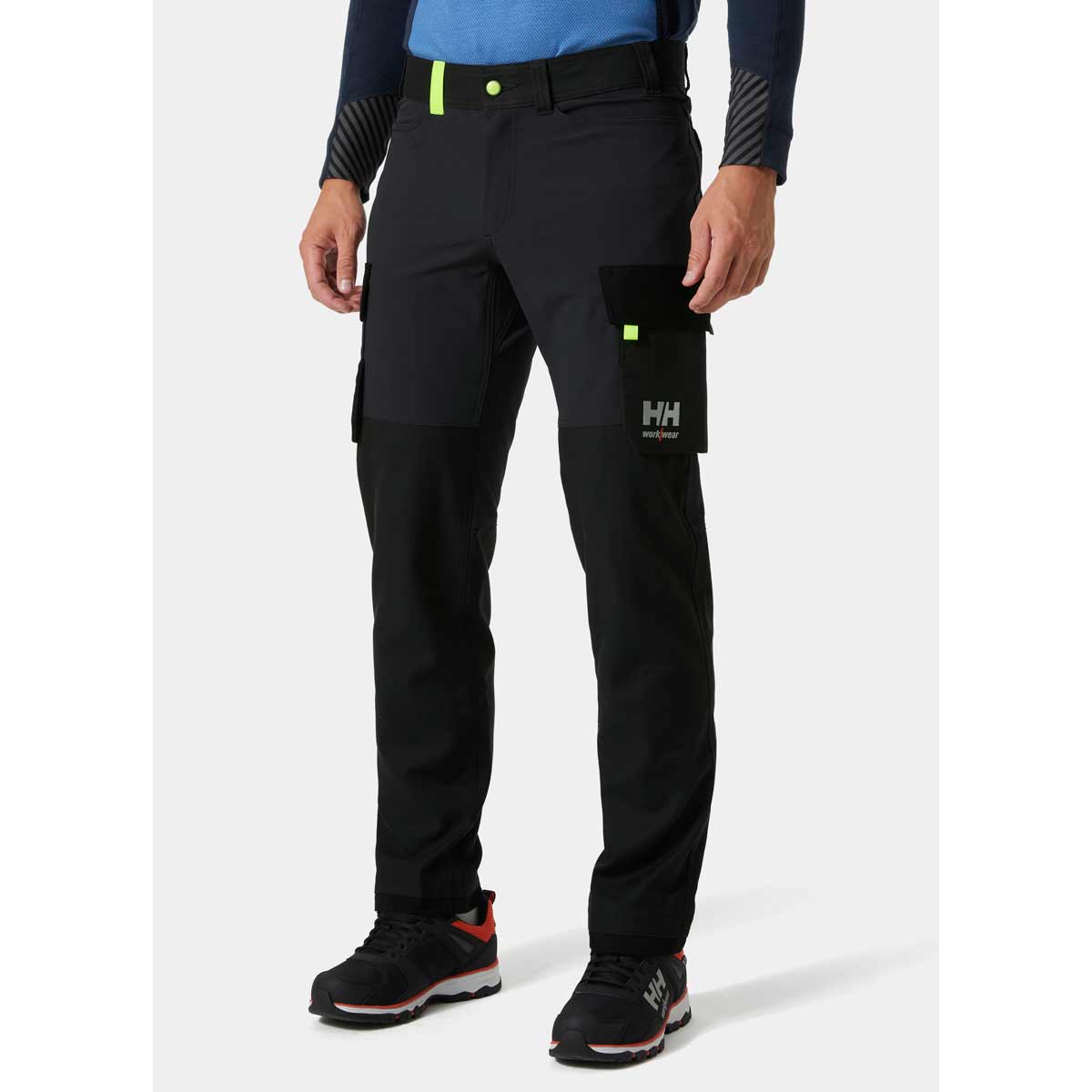 Helly-Hansen-Oxford--4X-Service-Pant-Ebony-Black-Lifestyle-a