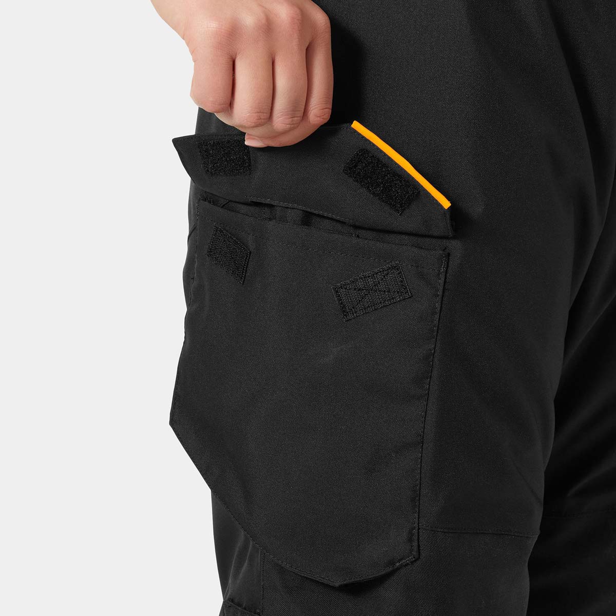 Helly Hansen Women's Luna CNCT Winter Pant - Thigh Pocket Detail