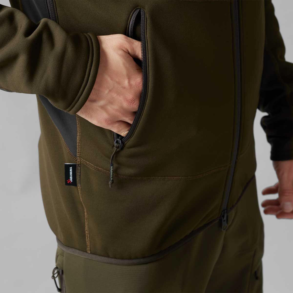 Harkila Deer Stalker Fleece Hoodie - Pocket Detail