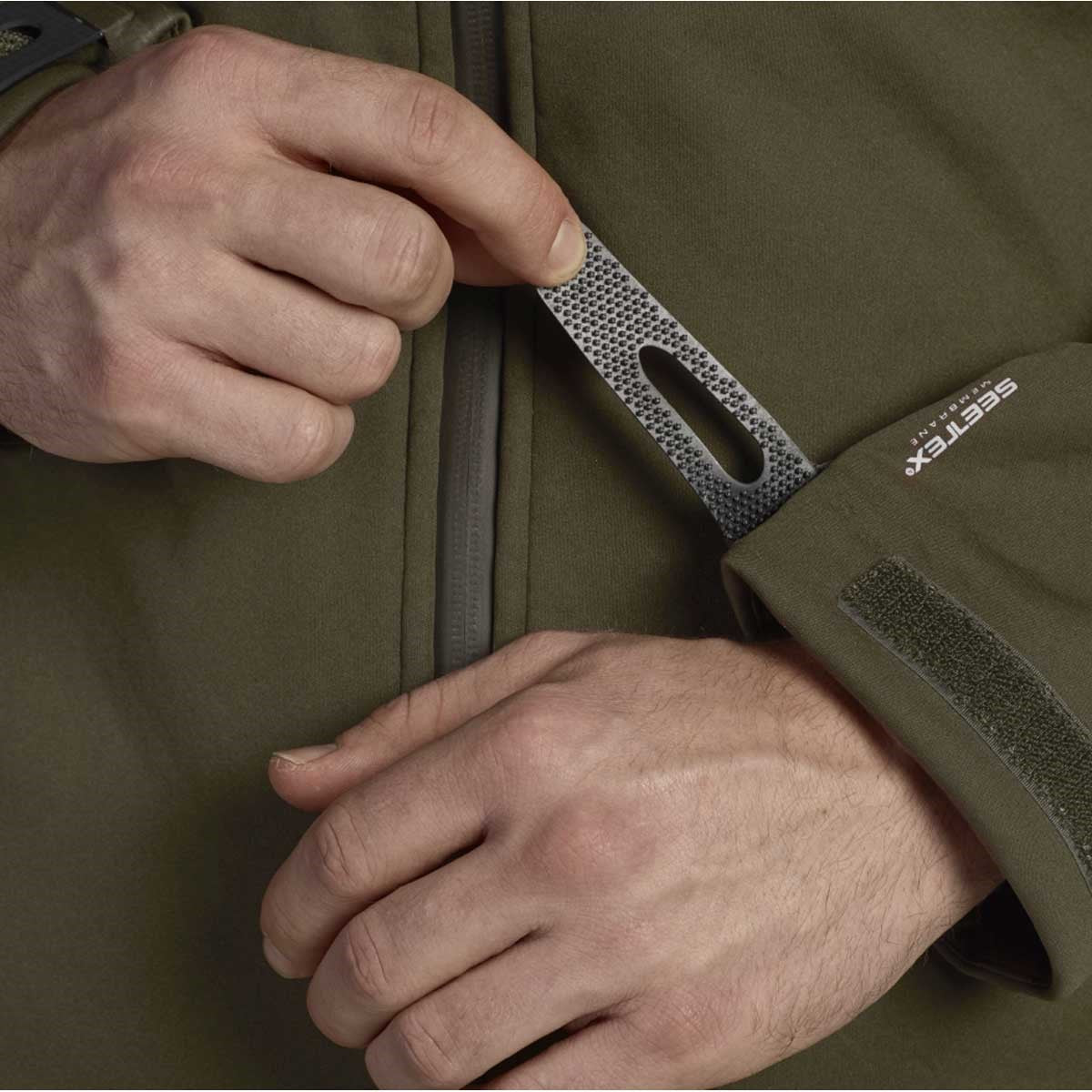 Seeland Hawker Advance Jacket - adjustable Velcro cuffs